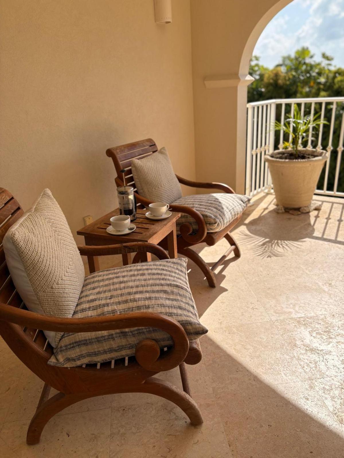 Royal Apartments 1 Bedroom Apartment Sea Views Saint James Exterior photo
