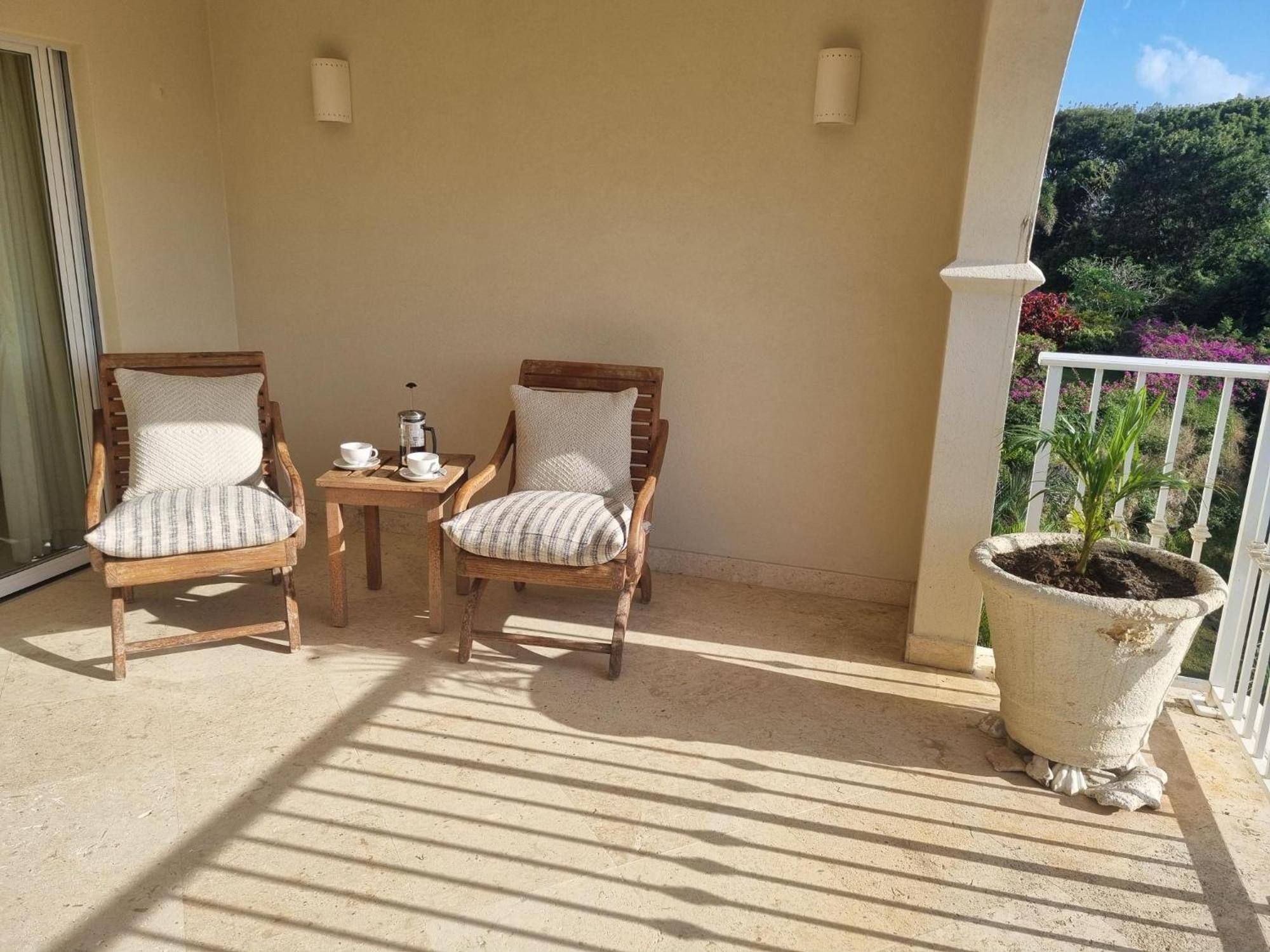 Royal Apartments 1 Bedroom Apartment Sea Views Saint James Exterior photo