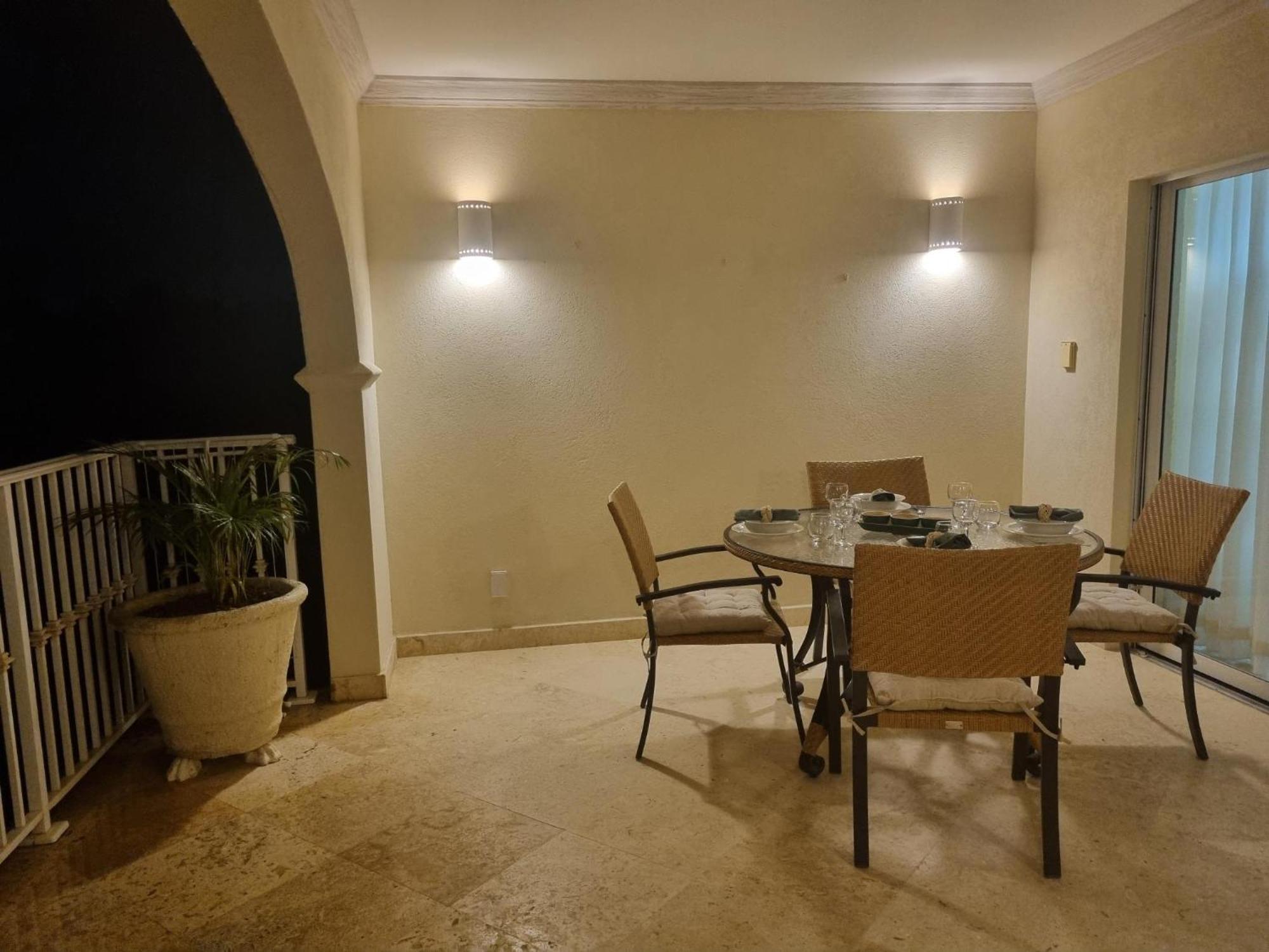 Royal Apartments 1 Bedroom Apartment Sea Views Saint James Exterior photo